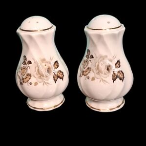 Queen Anne Floral  Salt and Pepper Shakers 'Terra Nova'